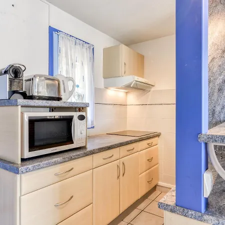 1 Bedroom Apartment For 4 Διαμέρισμα *